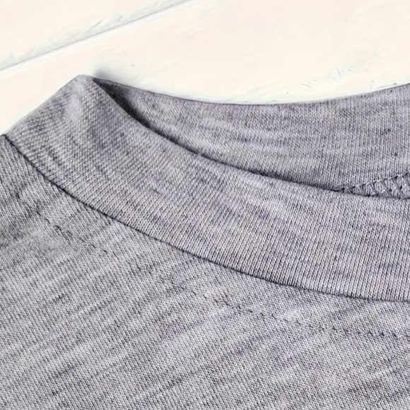 Giraffe blowing bubble Gum Tshirt - Picture 3 of 3